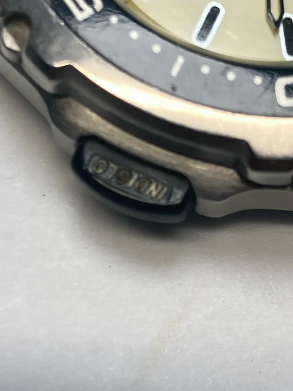 Timex vintage dive Men's Watch with Cream Dial and Black Bezel, parts or restore - Picture 9 of 11